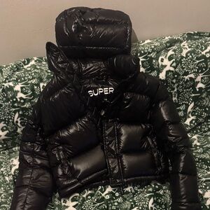 Aritzia Super Puff Shorty Black Hi-Gloss  XS